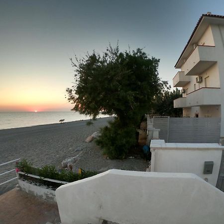 Rivamare Campora Casa Vacanze กัมโปรา ซาน โจวานนี ภายนอก รูปภาพ