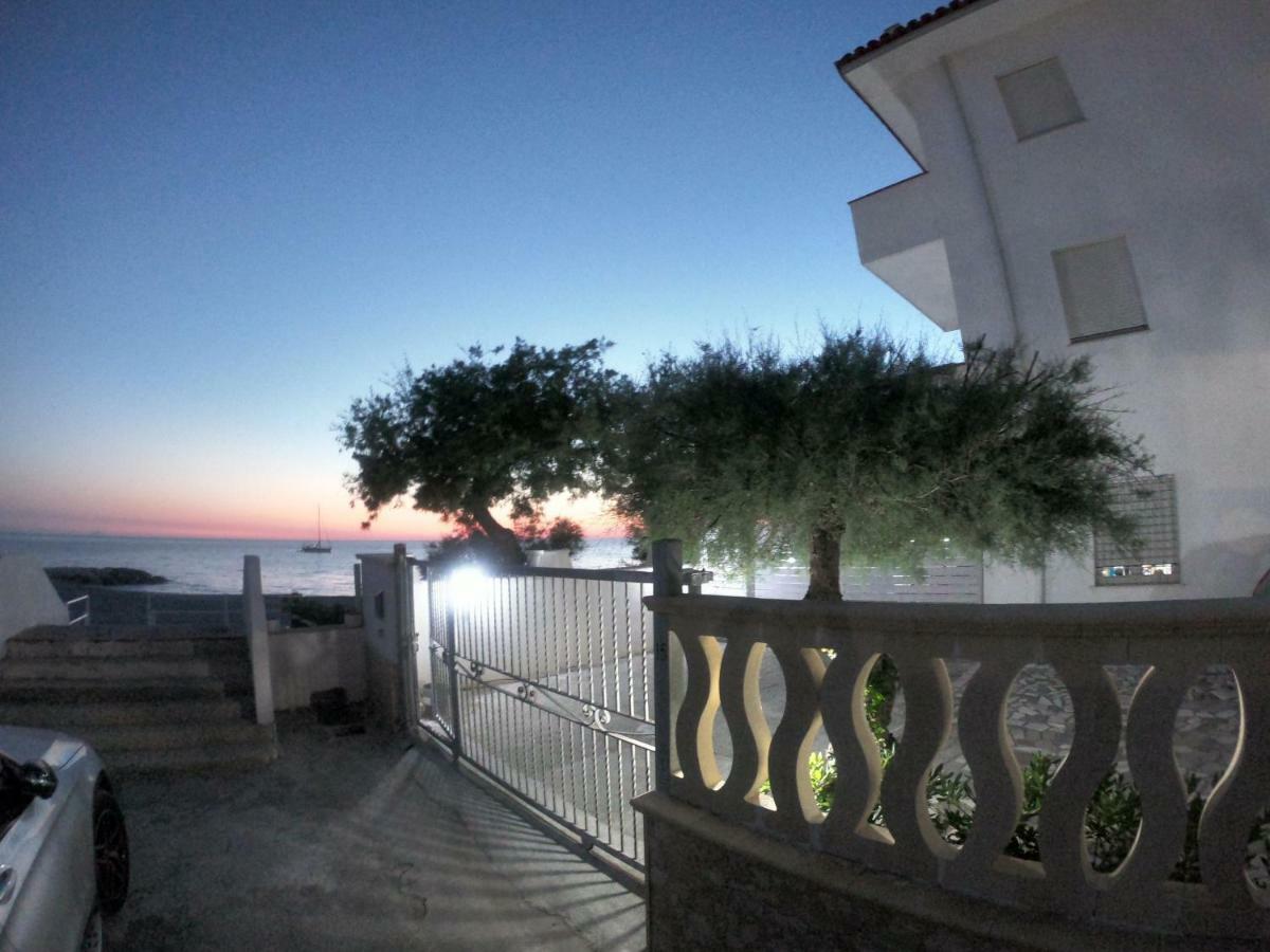 Rivamare Campora Casa Vacanze กัมโปรา ซาน โจวานนี ภายนอก รูปภาพ